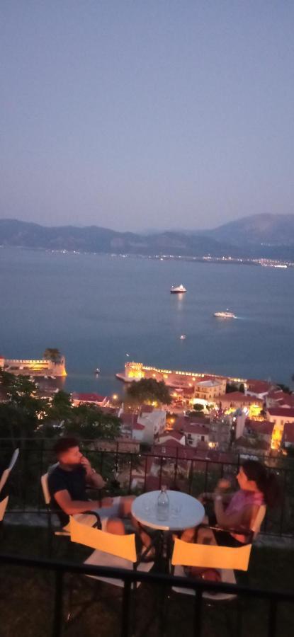 Evi'S Apartment Nafpaktos エクステリア 写真